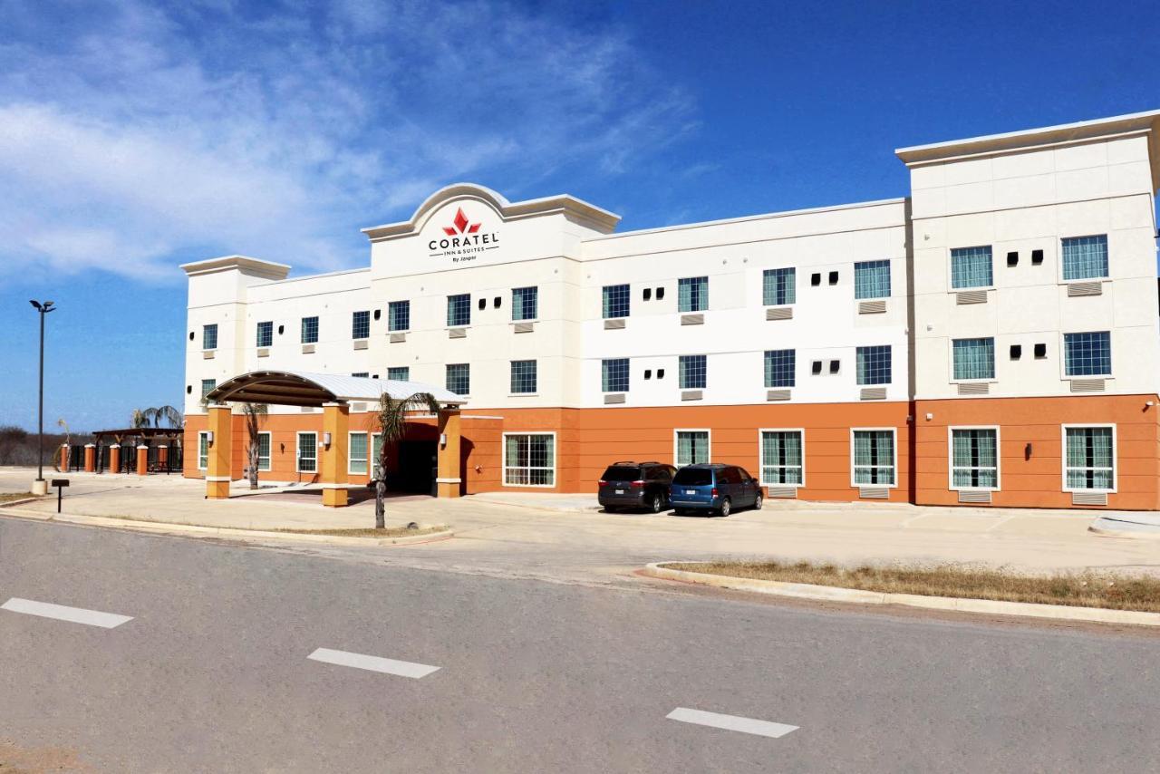 Coratel Inn & Suites By Jasper Cotulla Exterior photo