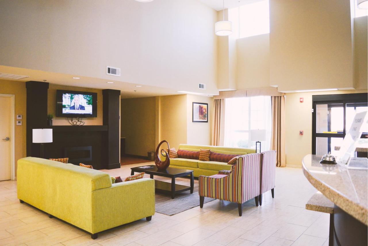 Coratel Inn & Suites By Jasper Cotulla Exterior photo